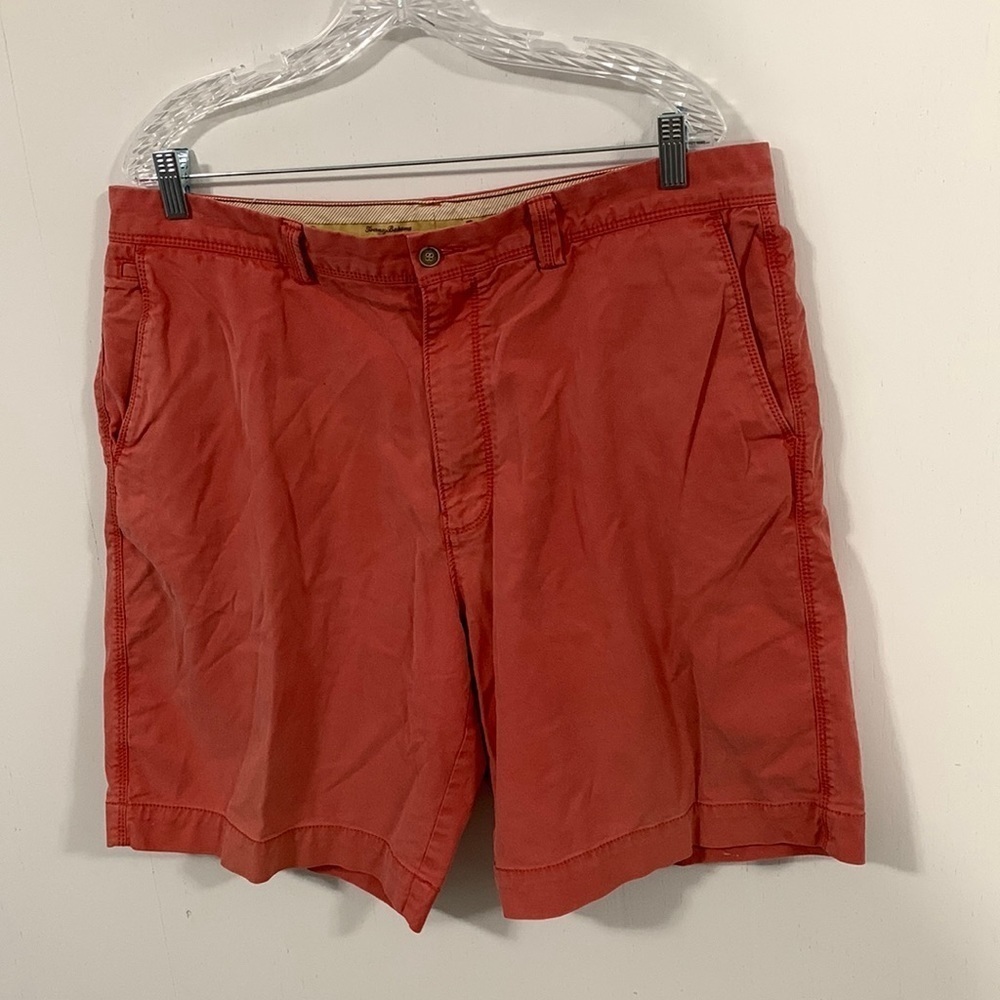 Tommy Bahama Men’s Coral Bermuda shorts Size 38, good condition spare button
